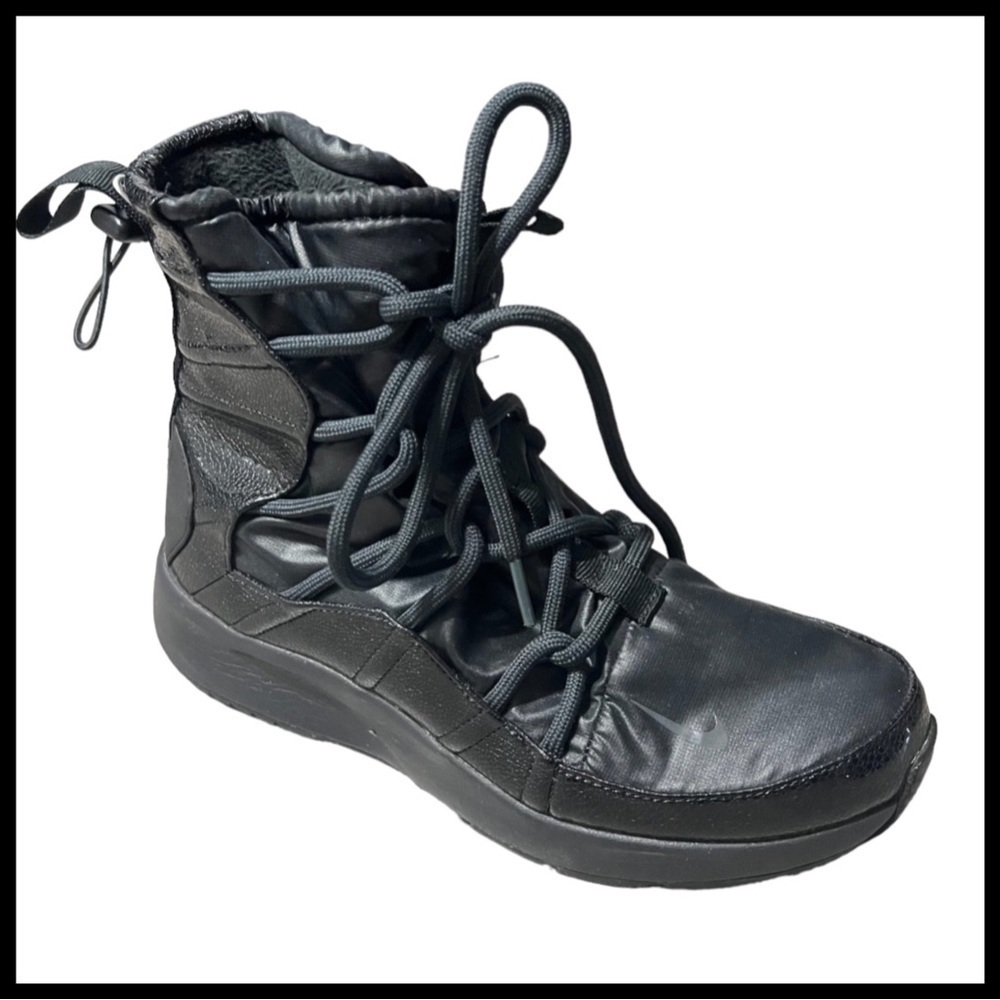 NIKE Tanjun High Rise Water Resistant Athletic Winter Boots
